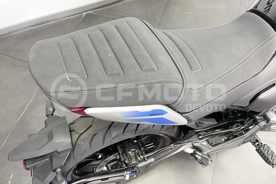 cfmoto_300_clx_id3310_new_7.jpg