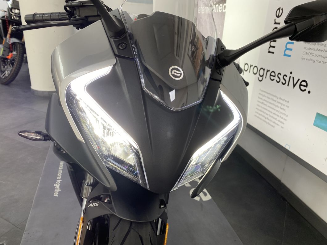 cfmoto_300_sr_nuevo_id3331_13.JPG