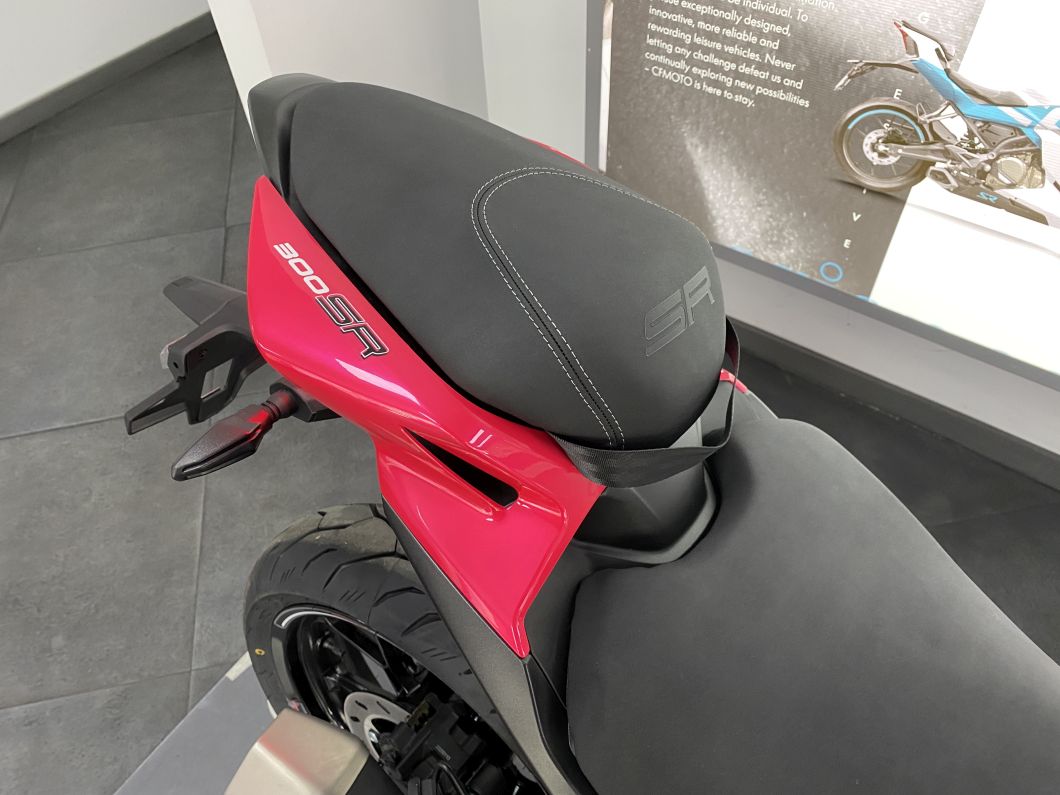 cfmoto_300_sr_nuevo_id3331_7.JPG