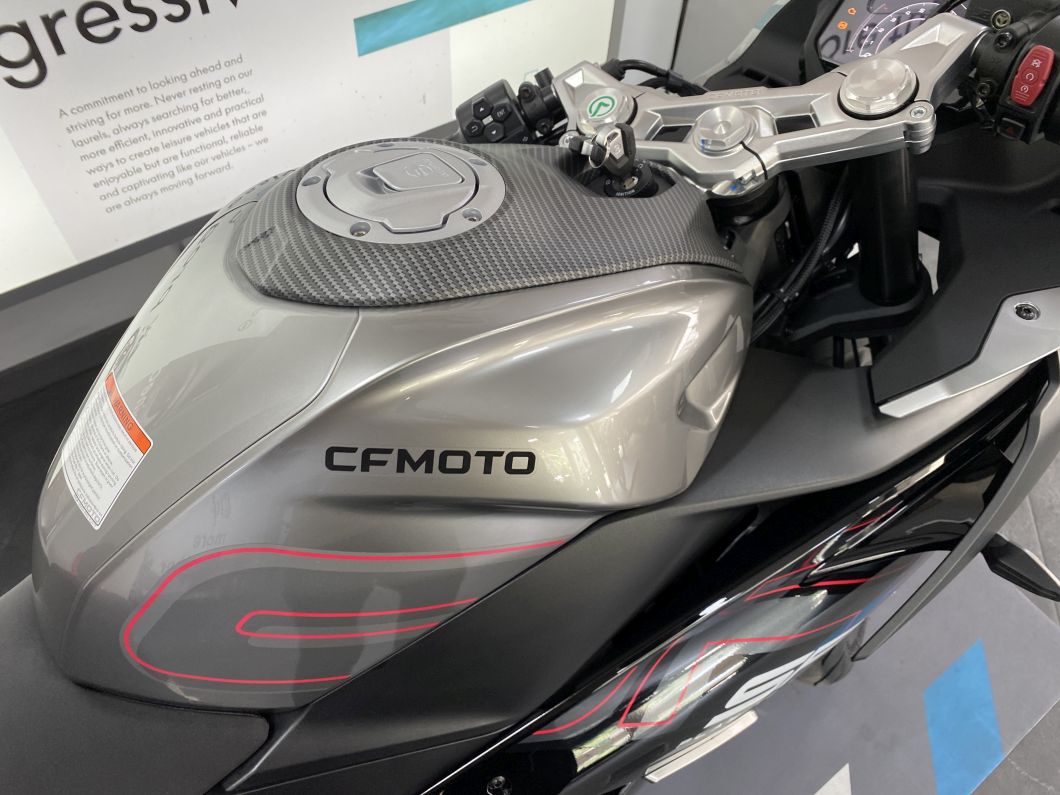 cfmoto_300_sr_nuevo_id3331_8.JPG